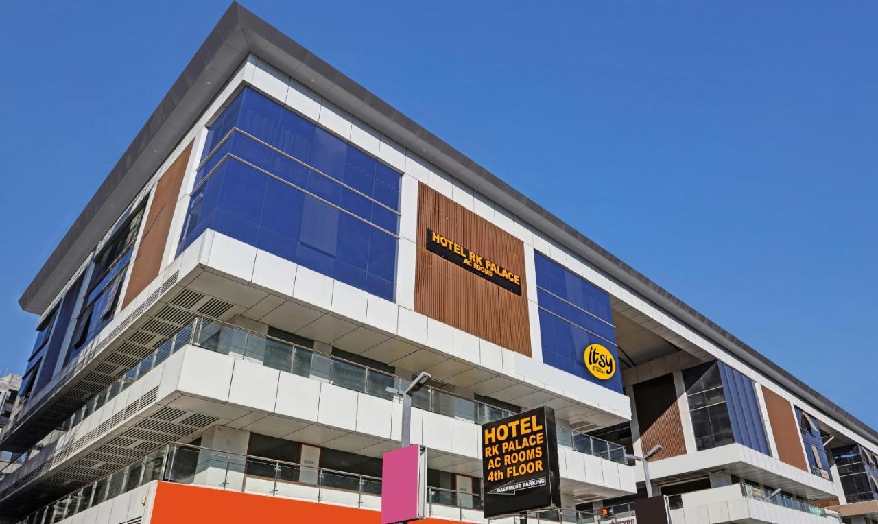 Itsy Hotels Rk Palace Vadodara Exterior foto