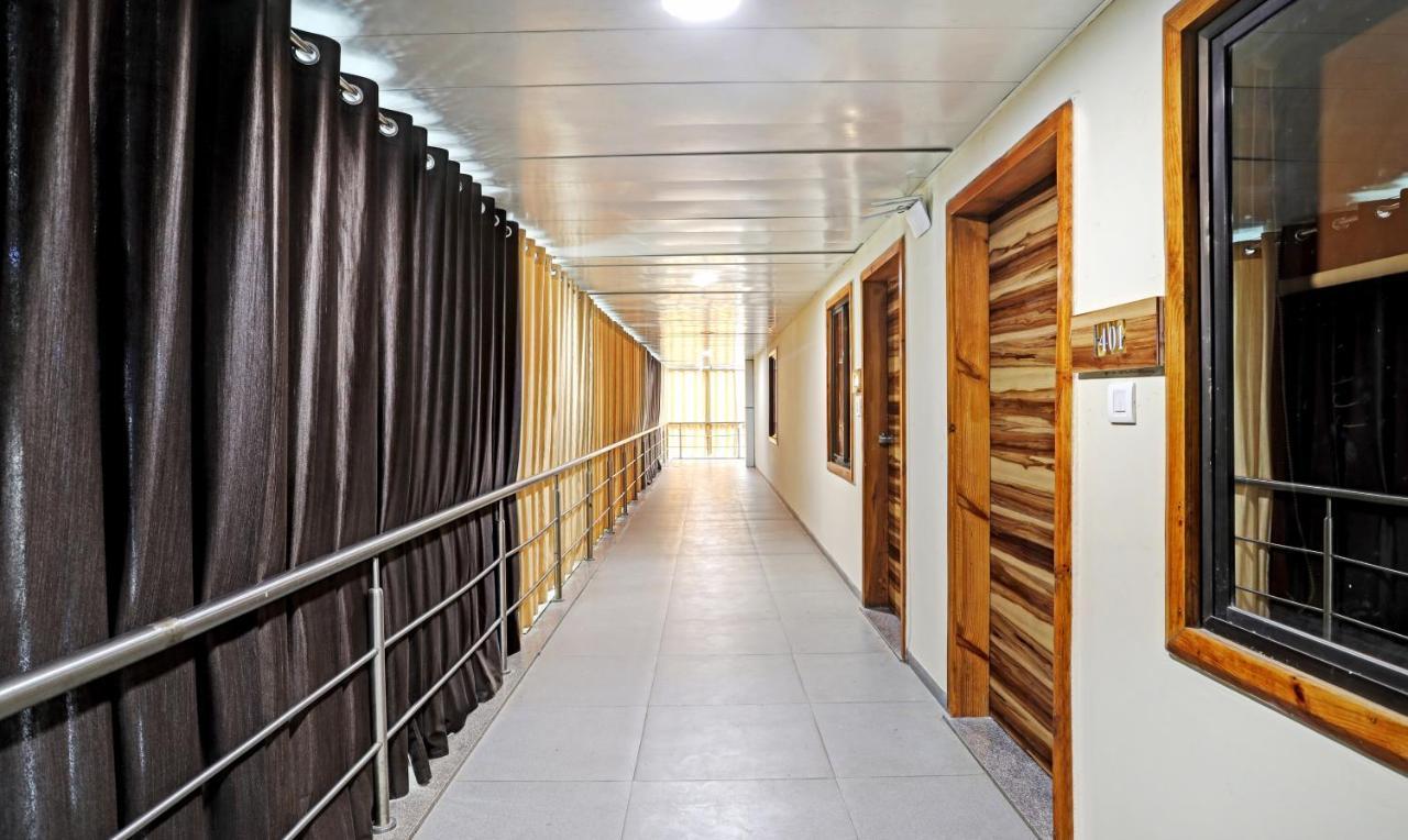Itsy Hotels Rk Palace Vadodara Exterior foto